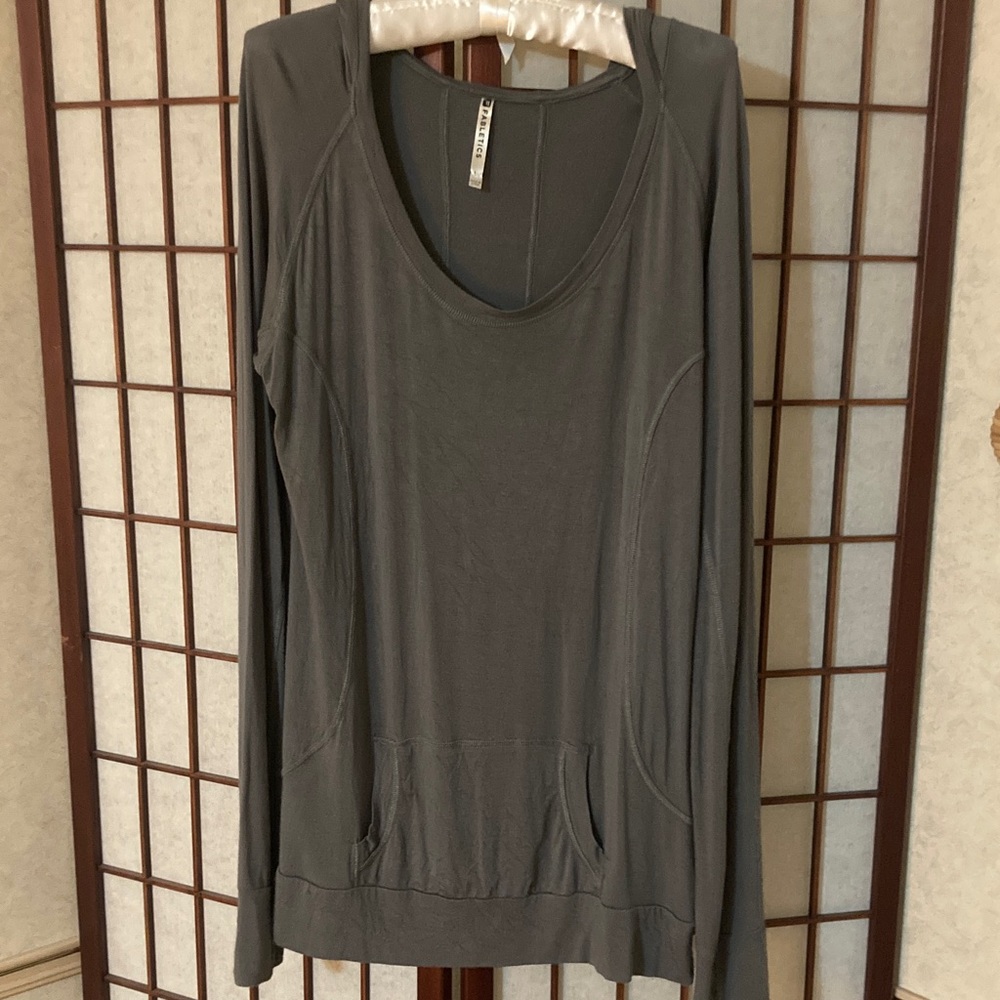 Fabletics Charcoal Long Sleeve Women's Top
